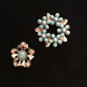 60's Set of 2 Turquoise and Pearl Pins   VS1028